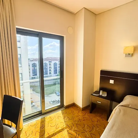 Hotel 13 De Outubro By Umbral