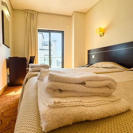 Hotel 13 De Outubro By Umbral Fatima